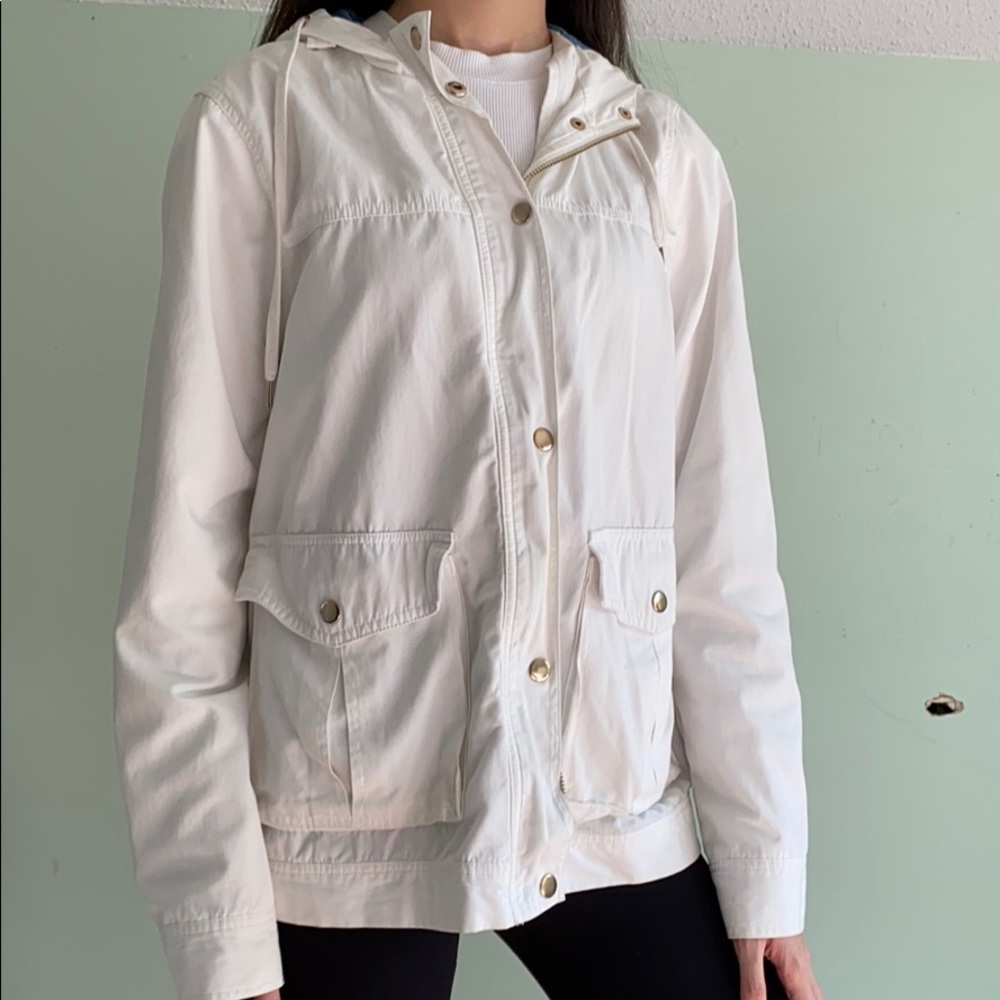 White lightweight jacket